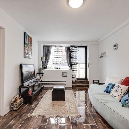 Bright Parkdale Court - Little Portugal W/ Free Parking Appartamento Toronto Esterno foto