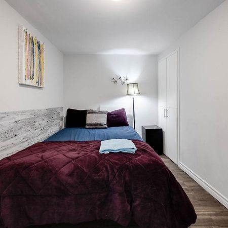 Bright Parkdale Court - Little Portugal W/ Free Parking Appartamento Toronto Esterno foto