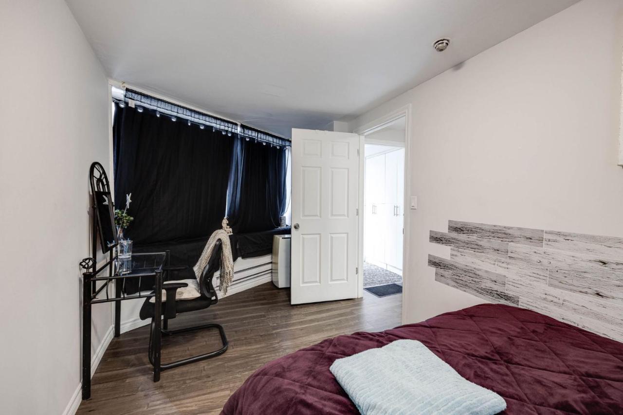 Bright Parkdale Court - Little Portugal W/ Free Parking Appartamento Toronto Esterno foto